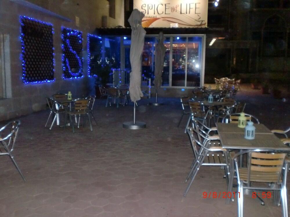 Spice Hotel Kuwait City Eksteriør bilde